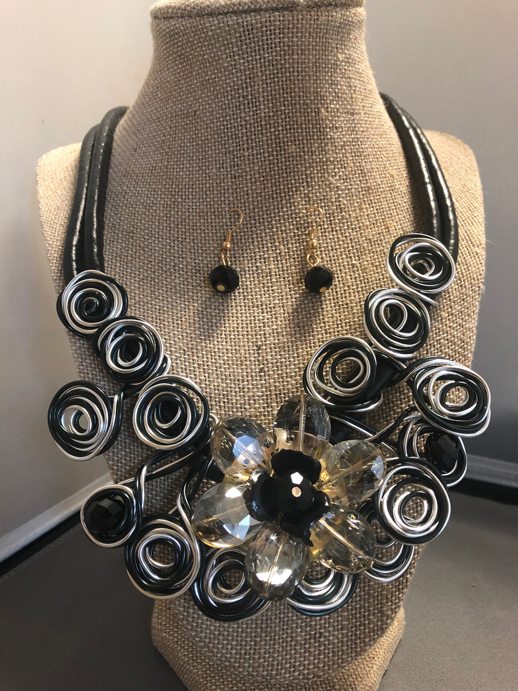 Aluminum Crystal Flower Necklace Set