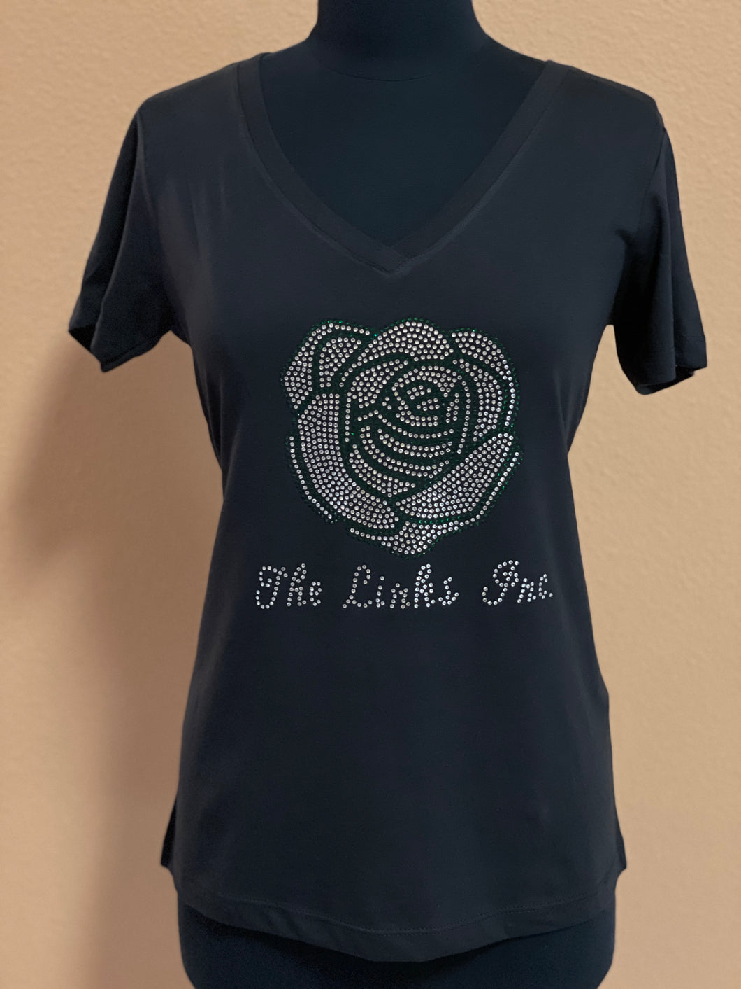 LINKS White Rose Rhinestone V-Neck Shirt