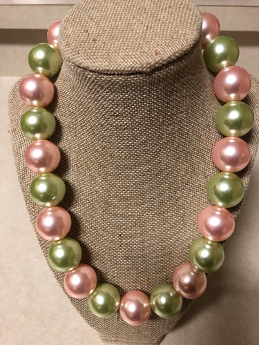 Medium One-Strand Pink and Green Pearl Set