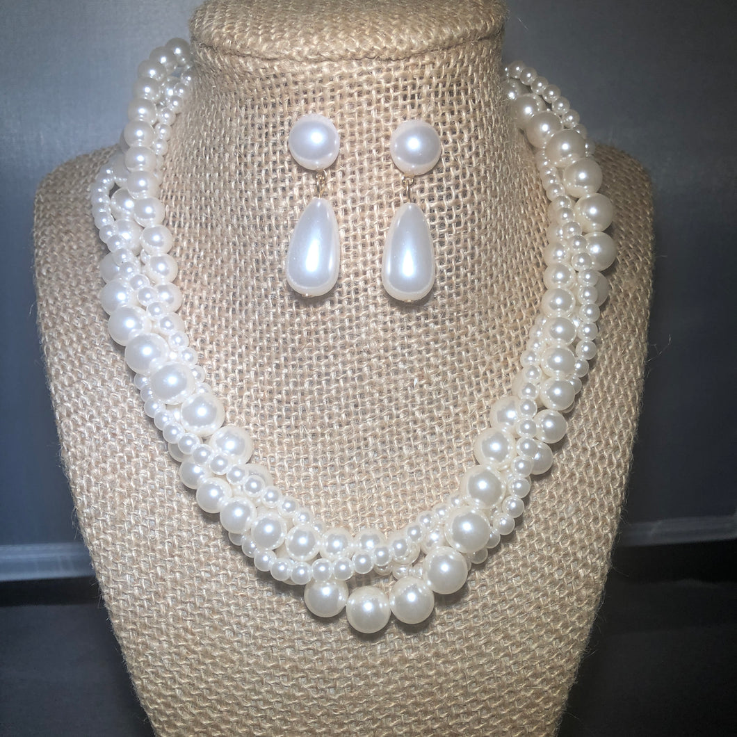 Multi Twist Cream Pearl Set With Matching Earrings
